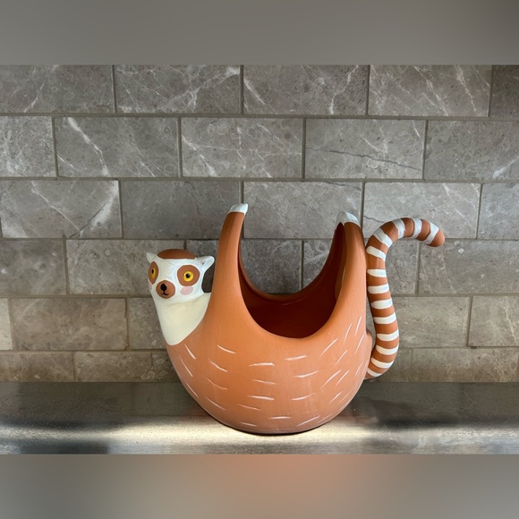 Ceramic Lemur Flower Pot - Picture 1 of 3